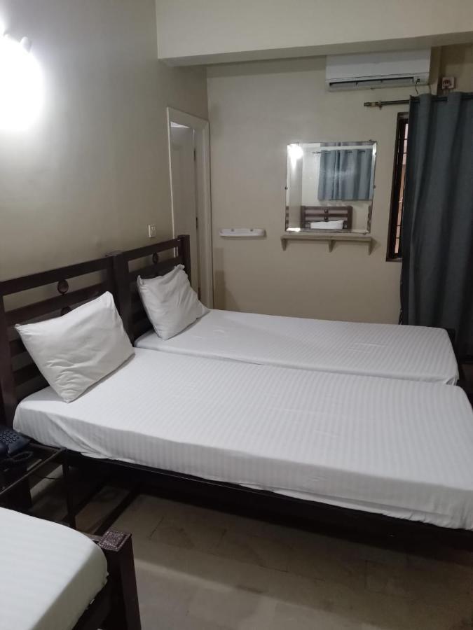 New Hotel Chilton Karachi Bagian luar foto