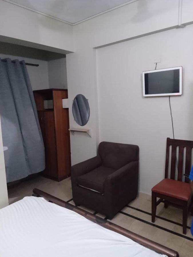 New Hotel Chilton Karachi Bagian luar foto